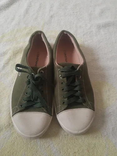 Tênis feminino da Constance 