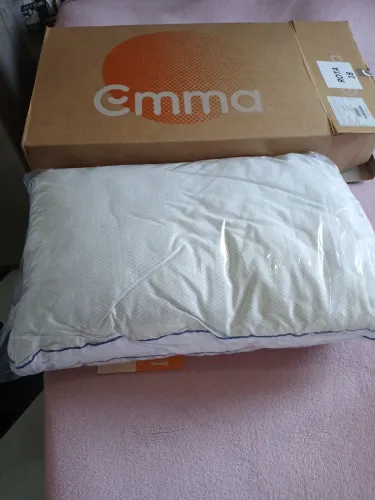 Travesseiro Anti Stress Emma novo na caixa. Estou me desapegando pois comprei errado.