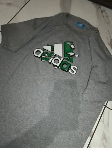 camiseta adidas cinza original