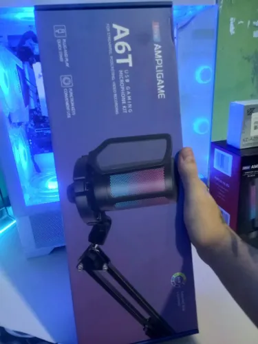 Microfone Gamer Fifine Ampligame A6T, RGB, USB, Cor Azul Com Braço Articulado