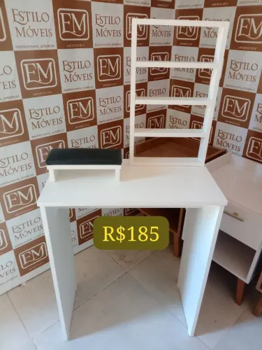 Mesinha, expositor e apoio de mão, 100%MDF.