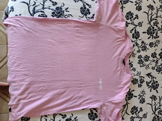 Lote 5 Peças Masculinas / Unissex (Jeans Jogger, Camisetas e Calça Social)