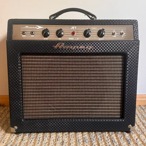 Amplificador Valvulado Ampeg J-20