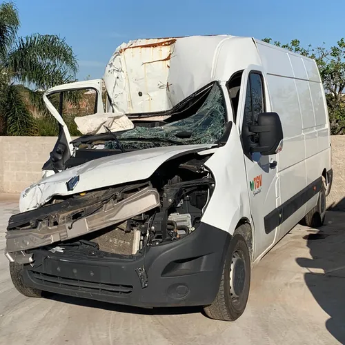 Sucata de Renault Master 2.3 2019/2020 pra retirar peças