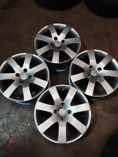 Roda de liga leve Peugeot 408 aro 16