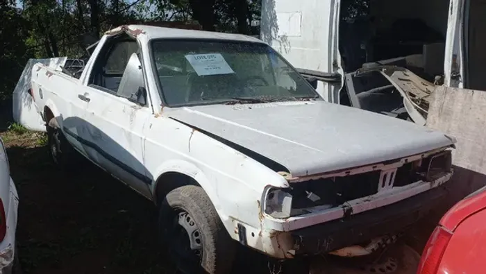 Sucata Saveiro CL 1.8 1996 P/retirada de peças 