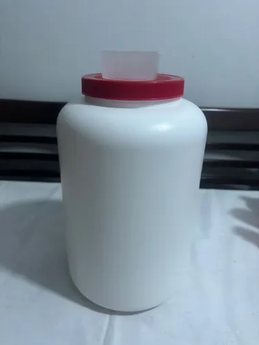 Embalagem e Copo medidor de plástico 100ml