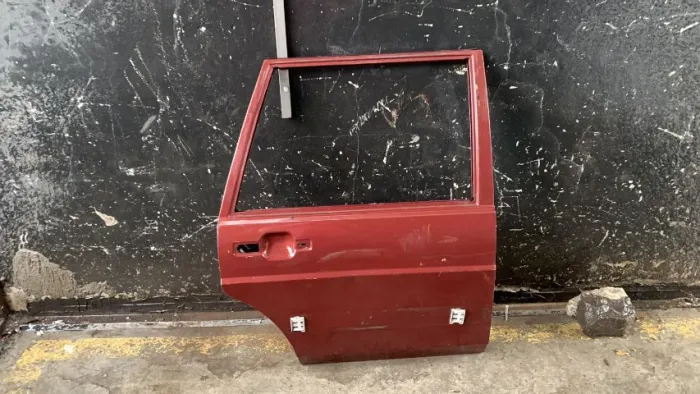 Porta Traseira Direita Vw Santana 4 Pts 92-97