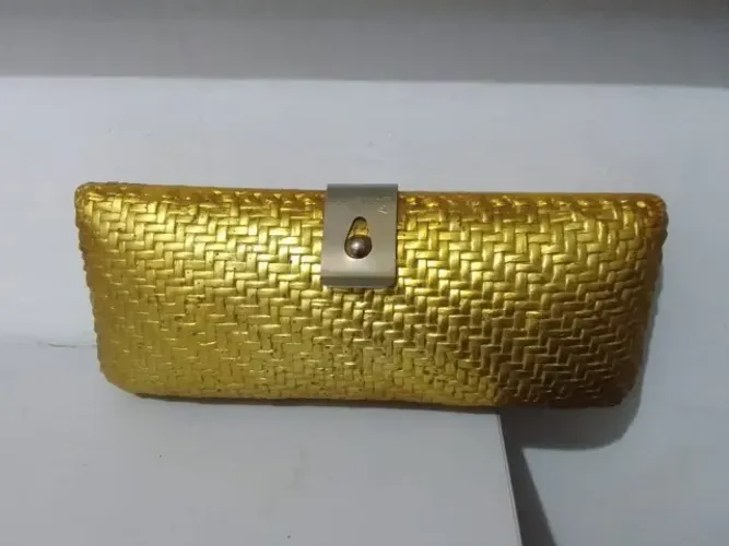 Bolsa antiga de metal