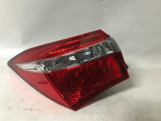 Lanterna traseira Corolla (sem led )
