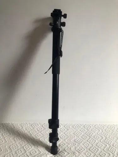 Monopé Manfrotto 681 cabeça Benro B1