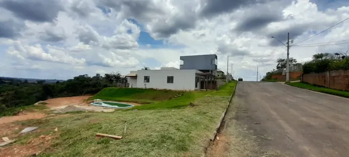 Casa em condomínio fechado