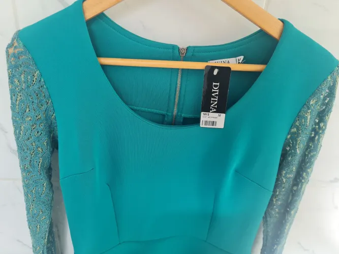 Vestido verde com renda - Divina