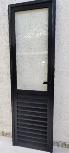 Porta de Alumínio Preto com Vidro/0,60×2,20