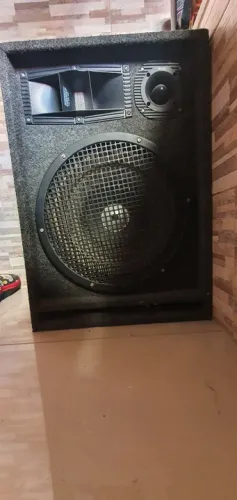 Caixa de Som Amplificada