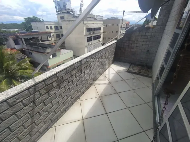 Ilha do Governador - Portuguesa - Casa Tríplex - Condomínio Fechado - Terraço - Churrasque
