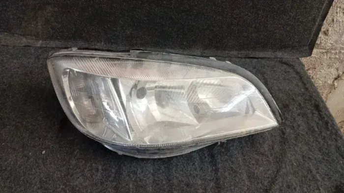 FAROL CHEVROLET ZAFIRA 10/11