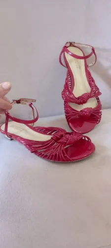 Sandália rasteirinha vermelha Schutz 