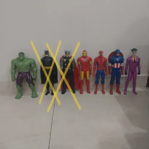 4 Bonecos Avengers e Coringa - originais 