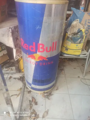 Geladeira Red Bull