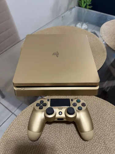 PlayStation 4 slim 1 TB dourado semi novo 