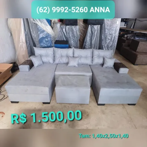 Sofá Modular Cinza com Puff