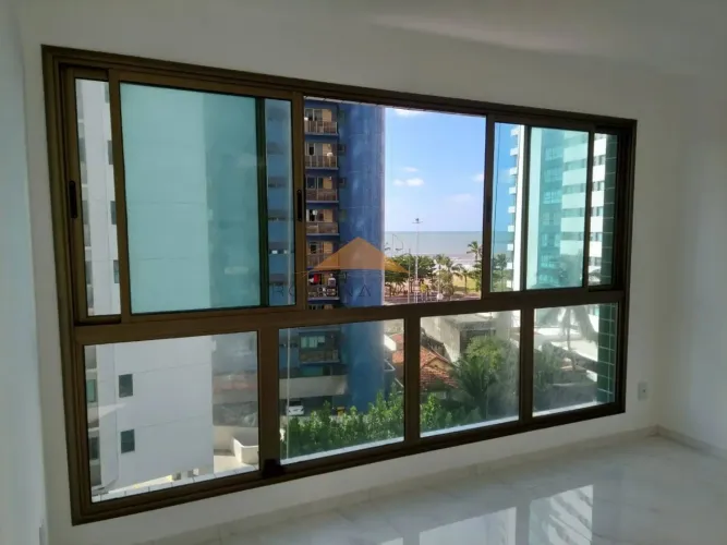 Vende-se apartamento no Edf.Maria Laura,com 126m², 04 quartos e área de lazer no bairro Pi