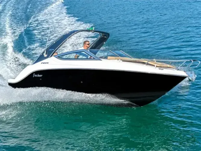 Lancha Focker 242 Gtc cabinada 2024 preta