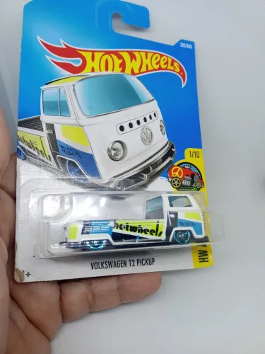 Hot Wheels Volkswagen Kombi T2 Pickup - Mainline Branca