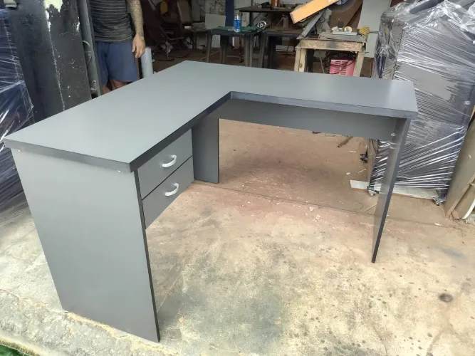 Mesa L toda em MDF