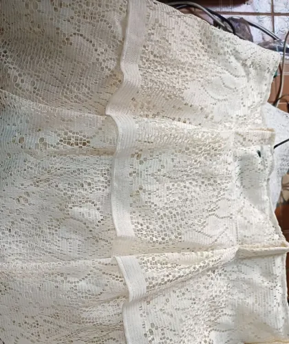 Cortina de renda branca com varão Guaratingueta 