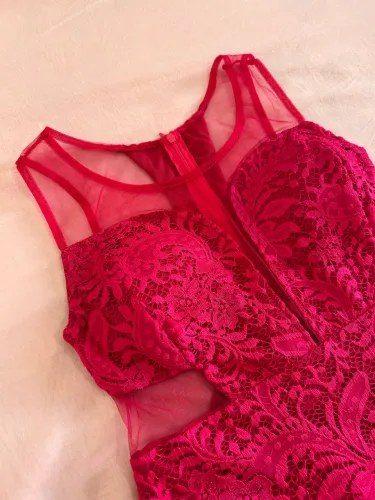 Vestido de gala rosa escuro