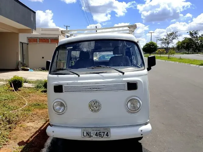 Volkswagen Kombi Escolar 1.6 MPI 2001