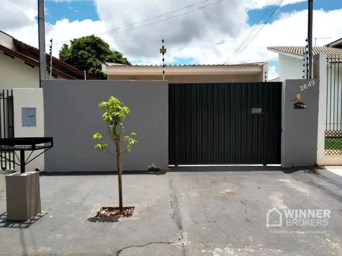 Casa com Piscina e 3 dormitórios à venda, 198 m² por R$ 445.000 - Centro - Paranavaí/PR