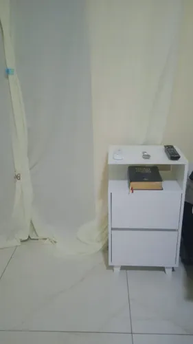 Mesa de Cabeceira Branca 2 Gavetas