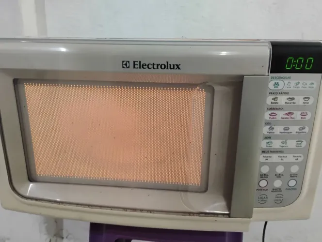 Microondas Eletrolux grande