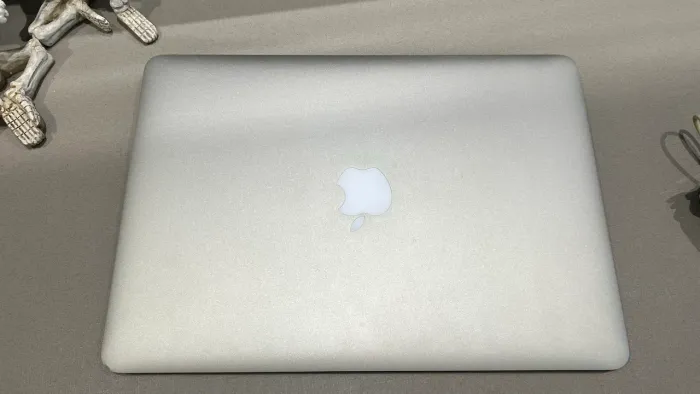 MacBook Air 13? (A1466)