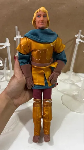 Boneco Capitão Phoebus de Châteaupers corcunda de Notre-Dame