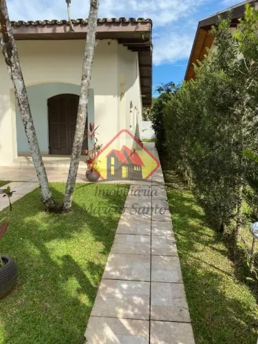Casa Térrea de 4 Quartos (com suíte) - À Venda no Cond. Karimá, na Praia Dura em Ubatuba!!