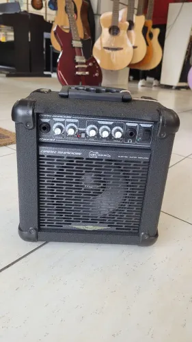 Caixa de Som Amplificada p / Guitarra (Oneal 20 RMS) Dark Shadow