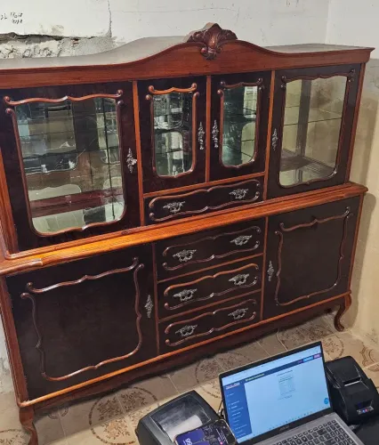 Cristaleira antiga de madeira maciça Chippendale