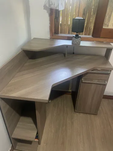 Mesa de pc e trabalho