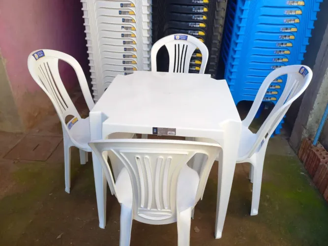 Jogo de  mesa branco 