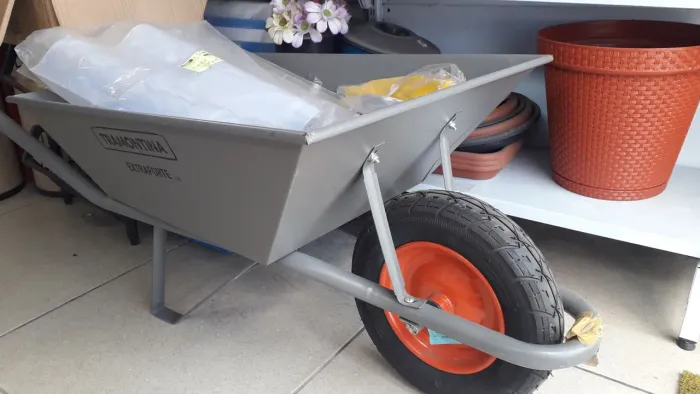 Carrinho de Mão Tramontina Extraforte promoção fecha mês 