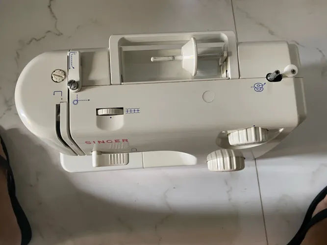 Máquina de costura Singer