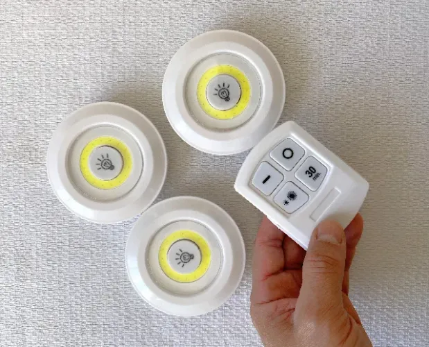 Kit com 3 Luminárias LED com Controle Remoto - Luz Branca Fria - 16 LEDs - Instalação sem 