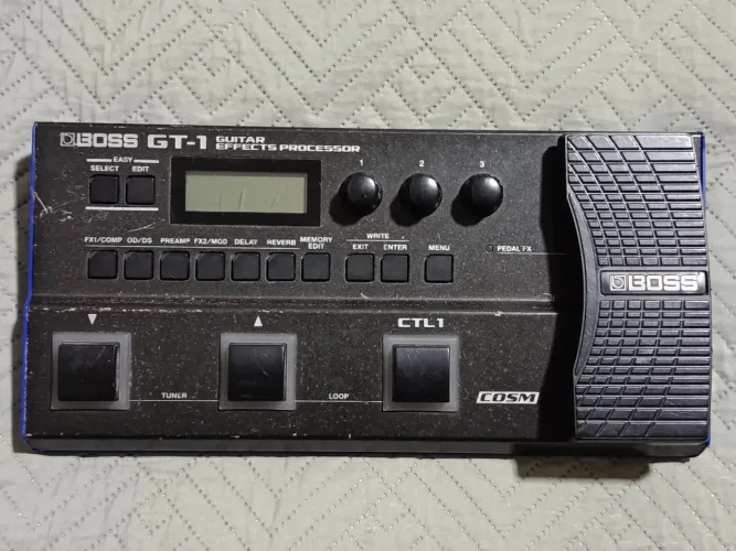 BOSS GT-1 Guitar Effects Processor - Seminovo
