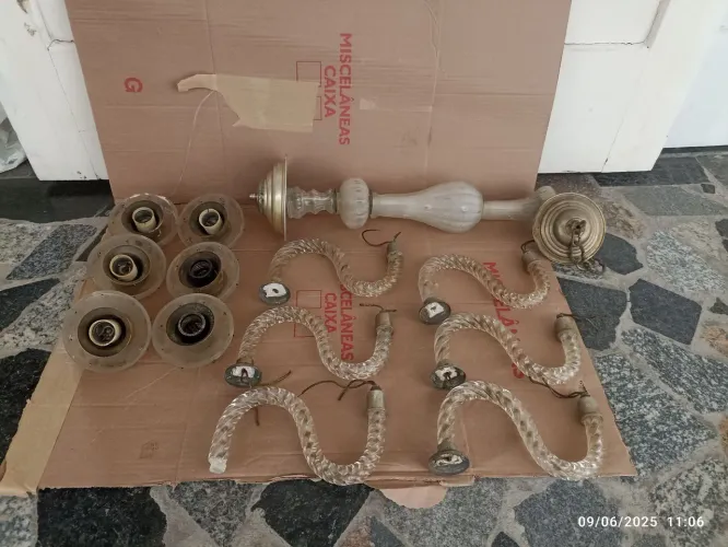 Lustre Clássico todo em Vidro