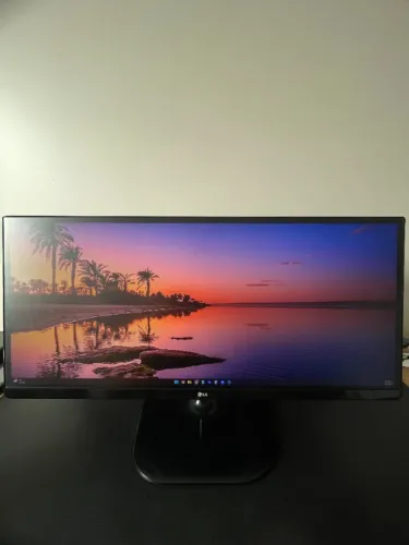 Monitor LG 25UM58 UltraWide - Perfeito para Trabalho e Games!