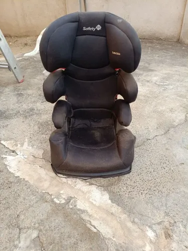 Cadeirinha para transporte veicular.